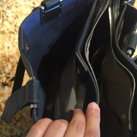 Vince Camuto Shoulder Black Bag - Picture 4 of 8